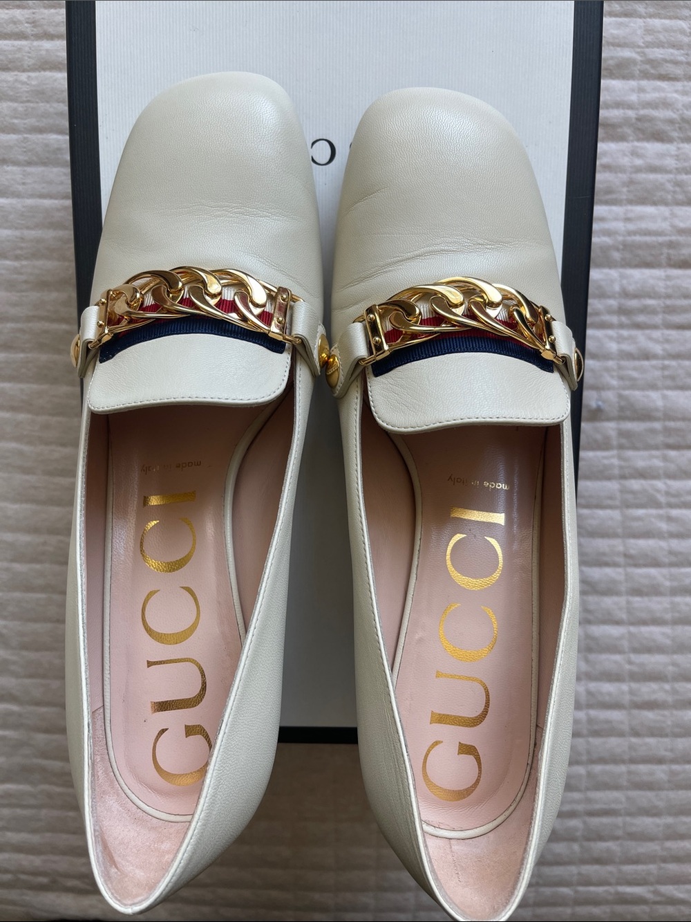 Gucci Ivory Leather Chain-Trim Block Heel Loafers - Picture 2 of 8